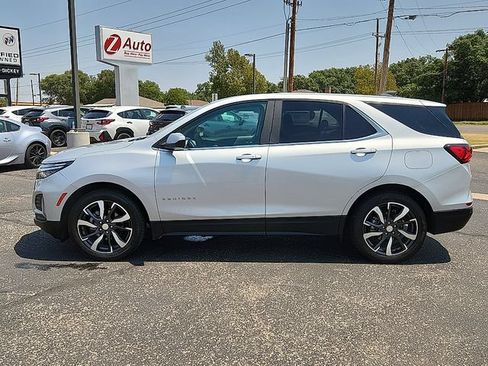 Used 2022 Chevrolet Equinox LT FWD image 2
