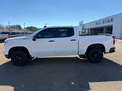 Used 2024 Chevrolet Silverado 1500 LT Trail Boss w/ Protection Package AWD/4WD image 2