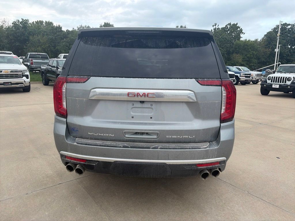Used 2024 GMC Yukon XL Denali AWD/4WD image 8