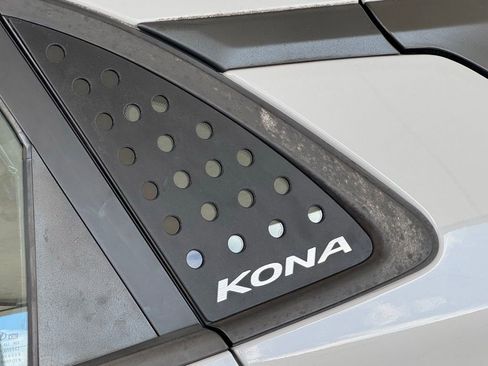 Used 2022 Hyundai Kona SE FWD image 7