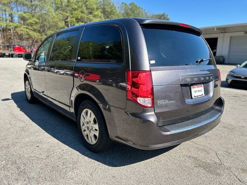 Used 2019 Dodge Grand Caravan SE image 5