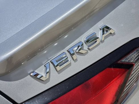 Used 2020 Nissan Versa SR w/ Convenience Package FWD image 9