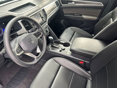 Certified 2022 Volkswagen Atlas Cross Sport SE image 11