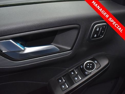 Used 2023 Ford Escape Platinum image 7