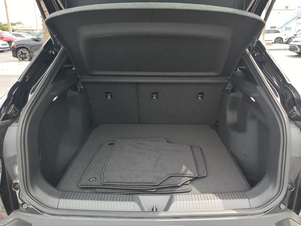Certified 2023 Volkswagen ID.4 Pro AWD/4WD image 9