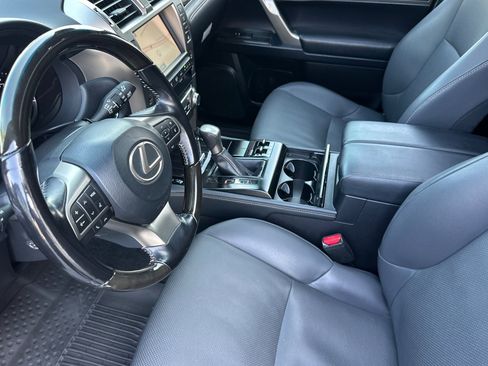 Used 2020 Lexus GX 460 Premium w/ Premium Package AWD/4WD image 18