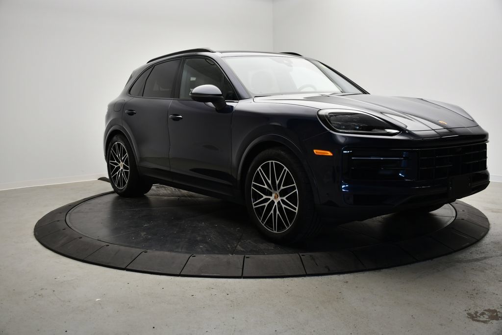 Certified 2025 Porsche Cayenne AWD/4WD image 9