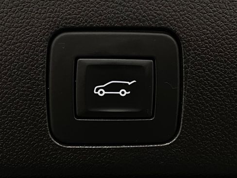 Used 2021 Buick Encore GX Essence image 7