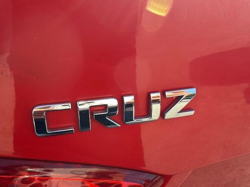 Used 2017 Chevrolet Cruze LT FWD image 17