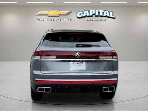 Used 2024 Volkswagen Atlas Cross Sport SEL Premium R-Line AWD/4WD image 4