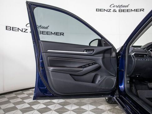 Used 2023 Nissan Altima 2.0 SR image 21