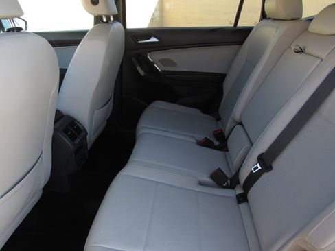 Used 2021 Volkswagen Tiguan S image 14