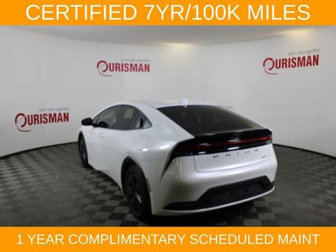 Used 2025 Toyota Prius LE FWD image 6