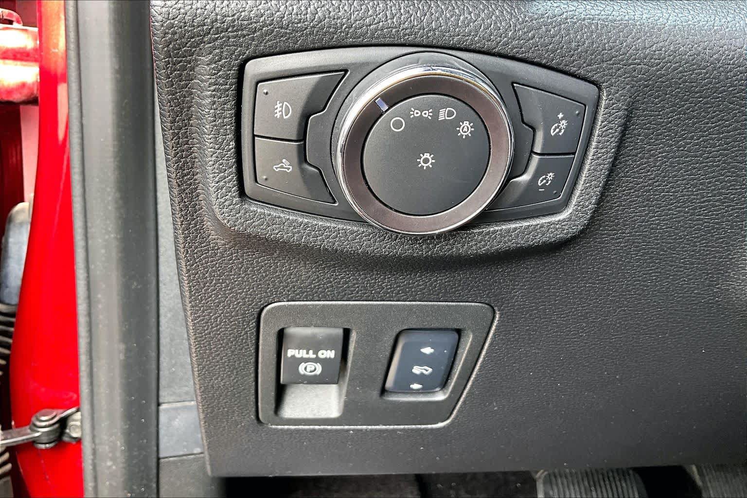 Used 2017 Ford F150 XLT w/ Equipment Group 302A Luxury RWD image 31