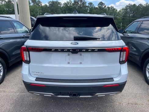 New 2026 Ford Explorer Active RWD image 10