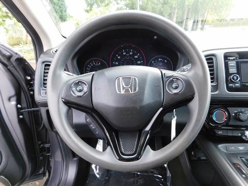 Used 2016 Honda HR-V LX image 9
