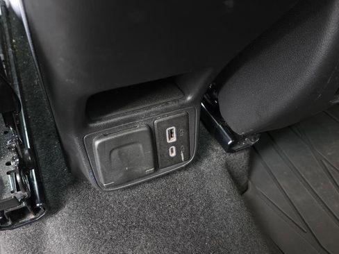 Used 2022 Buick Encore GX Essence w/ Advanced Technology Package image 17