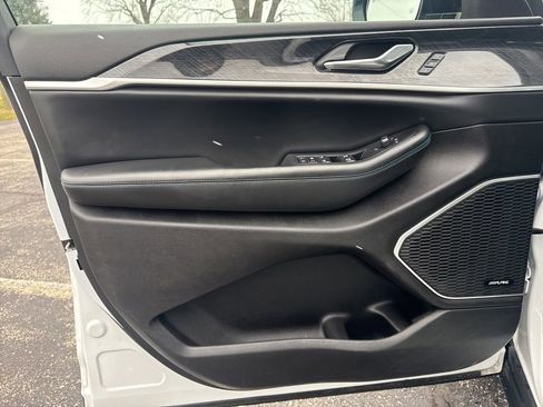 Used 2024 Jeep Grand Cherokee Trailhawk image 14