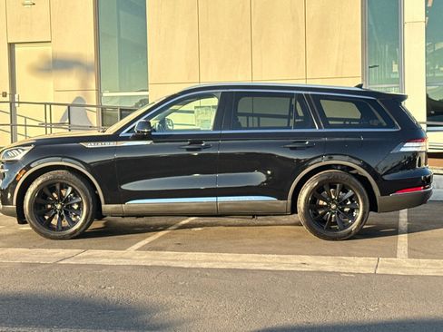 Certified 2022 Lincoln Aviator 2WD w/ Premium Package image 6