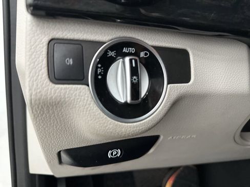 Used 2015 Mercedes-Benz GLK 350 2WD image 18