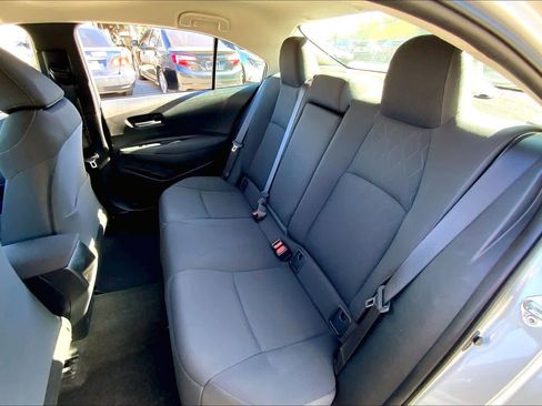 Used 2020 Toyota Corolla LE image 19