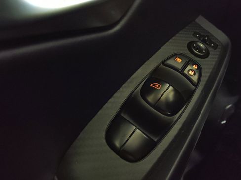 Used 2024 Nissan Sentra SV FWD image 27