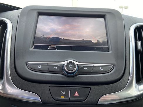 Used 2022 Chevrolet Equinox LT w/ Driver Convenience Package image 36