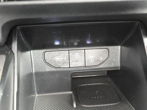 Used 2025 Kia Sorento S w/ Panoramic Sunroof Package image 14