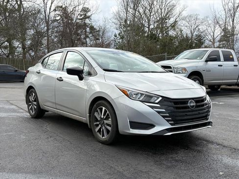 Used 2024 Nissan Versa S w/ S Plus Package image 1