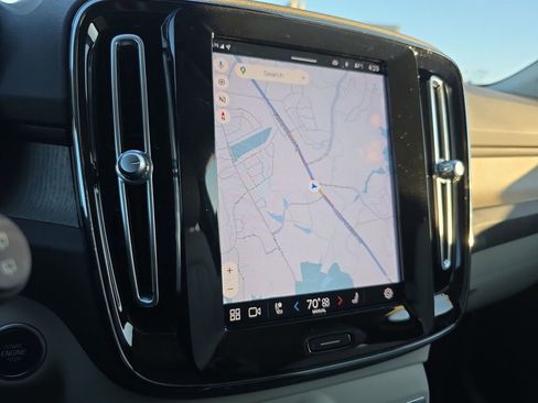 Certified 2023 Volvo XC40 B5 Plus w/ Driver Assist Package image 35