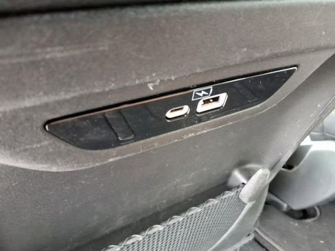 Used 2022 Chrysler Pacifica Touring-L image 7