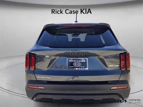 Used 2023 Kia Sorento LX image 6