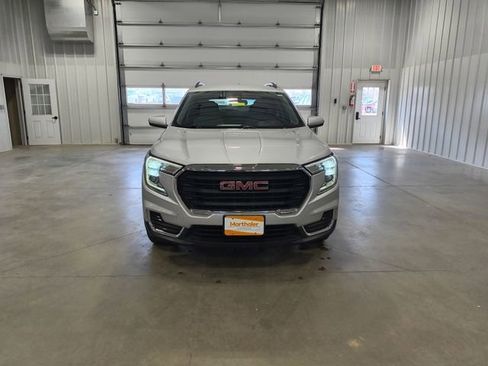 Used 2022 GMC Terrain SLE w/ Driver Convenience Package AWD/4WD image 3