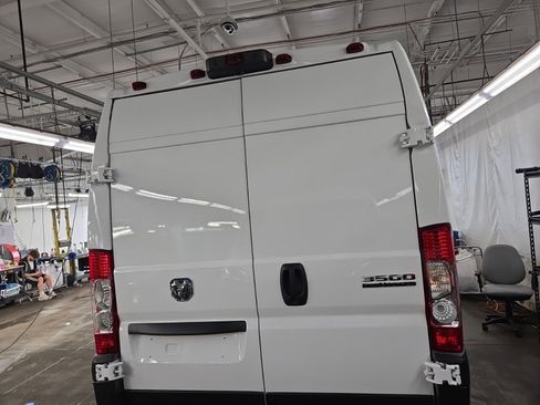 Used 2025 RAM ProMaster 3500 w/ Convenience Group image 5