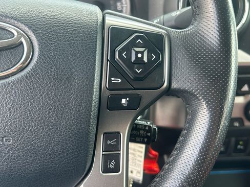 Used 2019 Toyota Tacoma SR5 AWD/4WD image 19