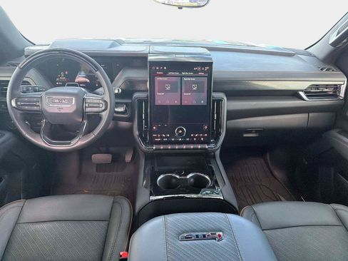 Used 2025 GMC Yukon AT4 w/ AT4 Premium Plus Package AWD/4WD image 18