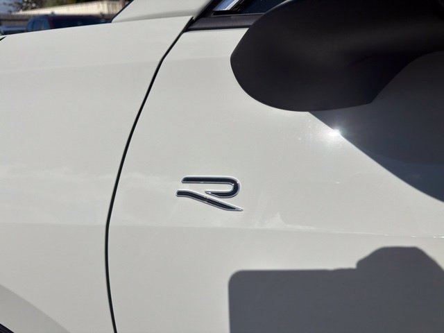 New 2026 Volkswagen Tiguan SEL R-Line AWD/4WD image 10