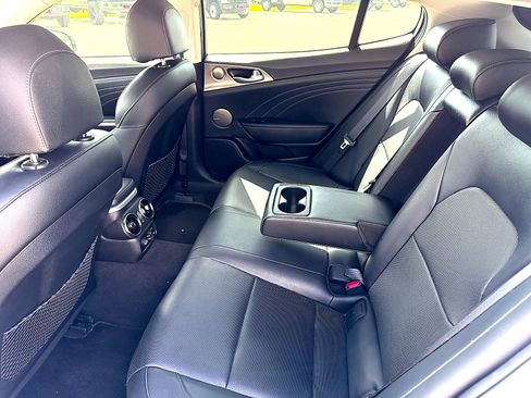 Used 2022 Kia Stinger GT2 AWD/4WD image 16