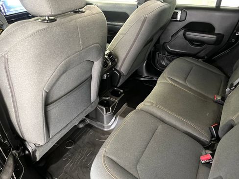 Used 2025 Jeep Wrangler Unlimited Sport AWD/4WD image 37
