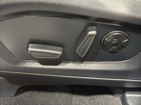 Used 2025 Ford Explorer Platinum w/ Ultimate Package image 19