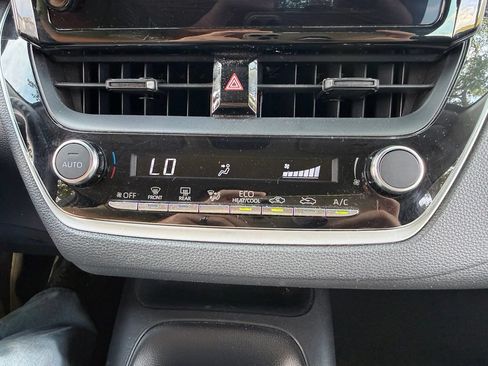Used 2024 Toyota Corolla LE FWD image 35
