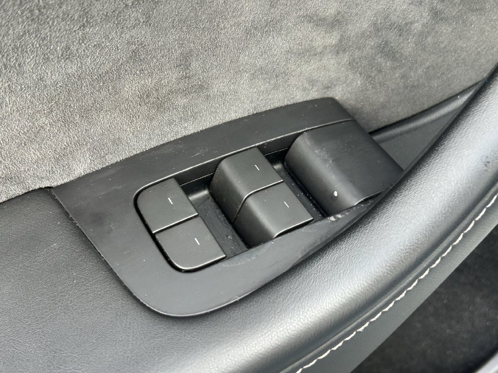 Used 2023 Tesla Model Y Long Range AWD/4WD image 22