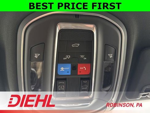 New 2026 Jeep Grand Cherokee Laredo X AWD/4WD image 32