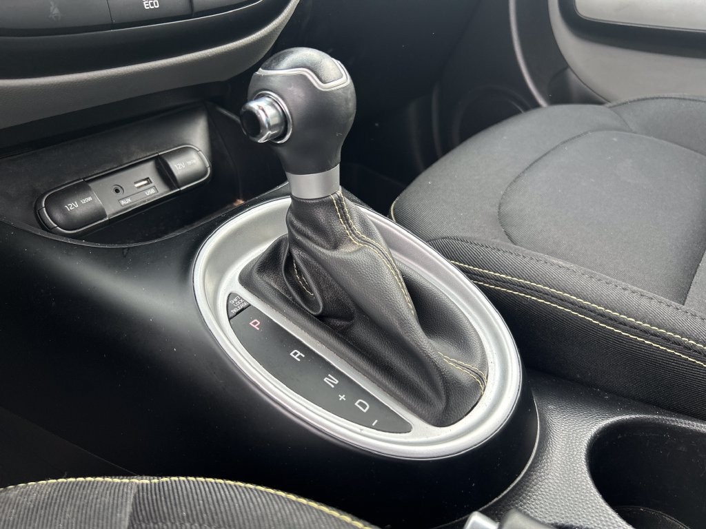 Used 2016 Kia Soul + FWD image 19