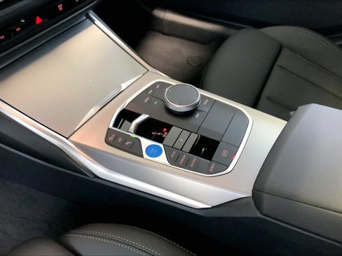 Used 2024 BMW i4 eDrive40 w/ Premium Package RWD image 7