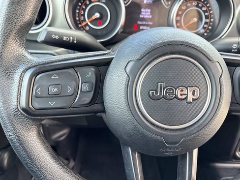 Used 2022 Jeep Wrangler Sport AWD/4WD image 16