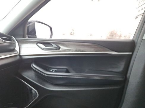 Used 2022 Jeep Grand Cherokee L Limited image 45