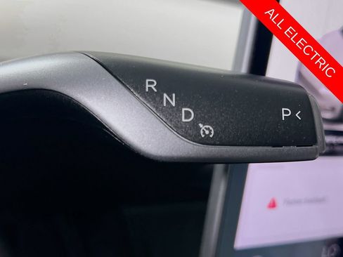 Used 2022 Tesla Model Y Long Range AWD/4WD image 17