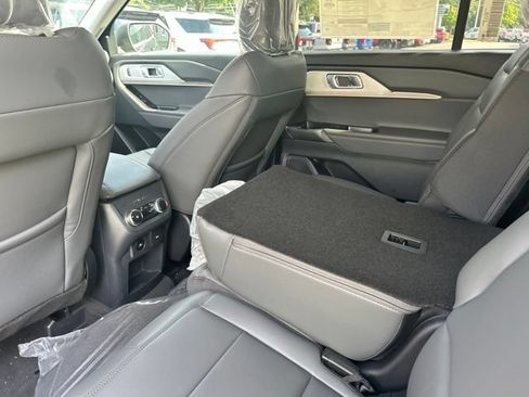 New 2026 Ford Explorer Active w/ Active Comfort Package AWD/4WD image 17