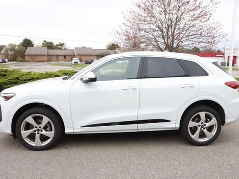 Used 2025 Audi Q5 Premium Plus w/ Premium Plus AWD/4WD image 8